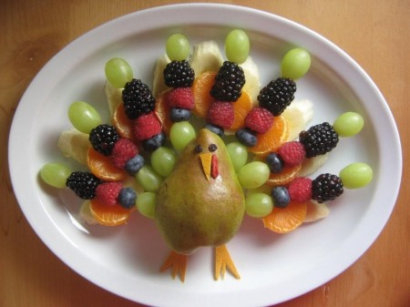 Птица из фруктов